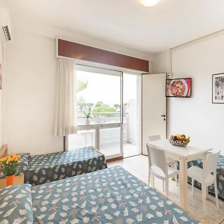 Charming Flat With A Spacious Terrace - Beahost Apartment Lignano Sabbiadoro