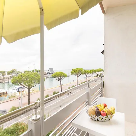 شقة Enjoy A Cozy In Our Flat With Terrace لينانو سابيادورو